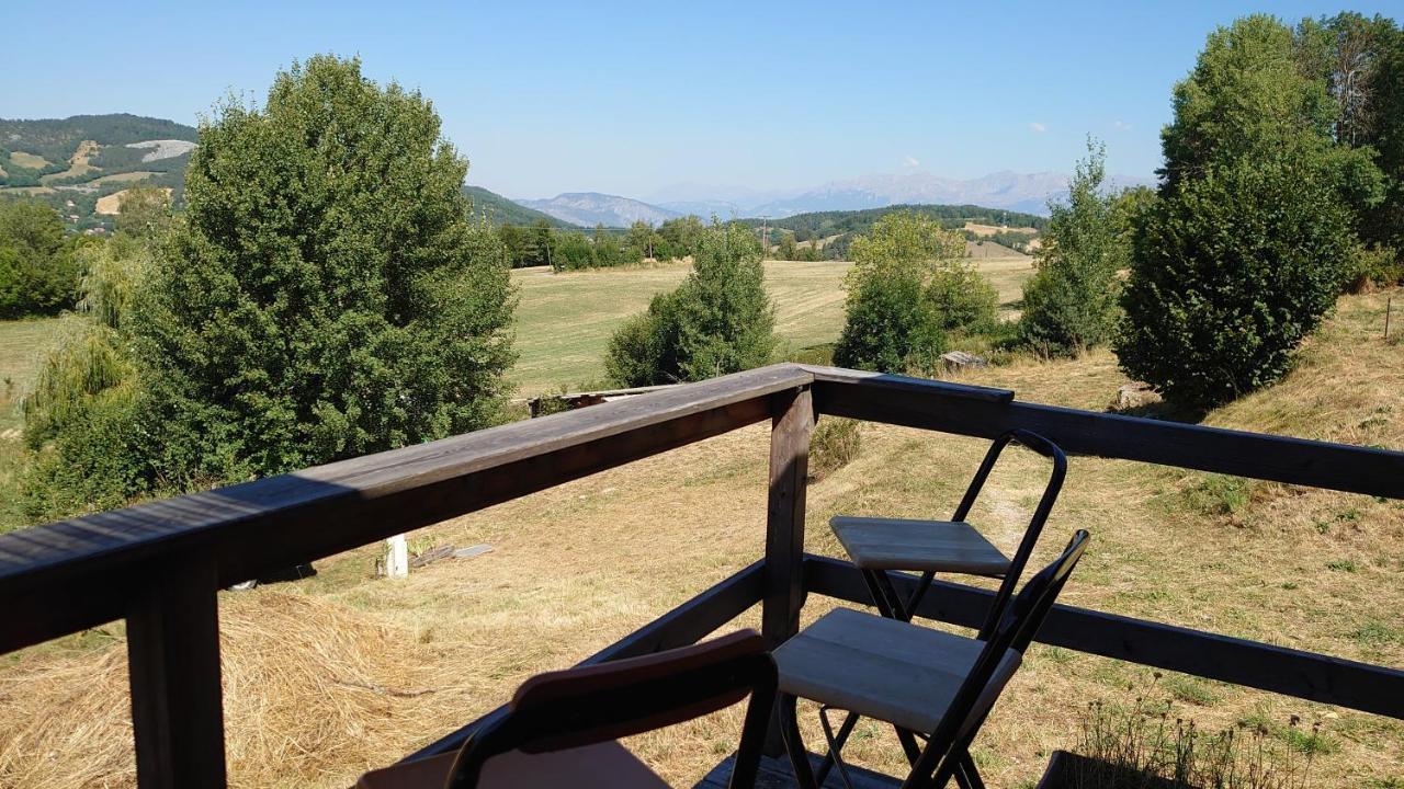 Les Chatcureuils Montclar (Alpes-de-Haute-Provence) Exterior foto