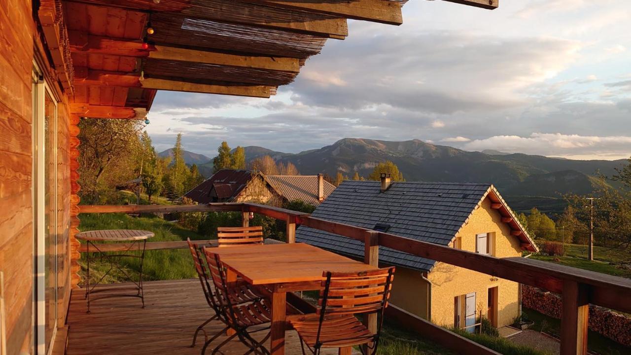Les Chatcureuils Montclar (Alpes-de-Haute-Provence) Exterior foto